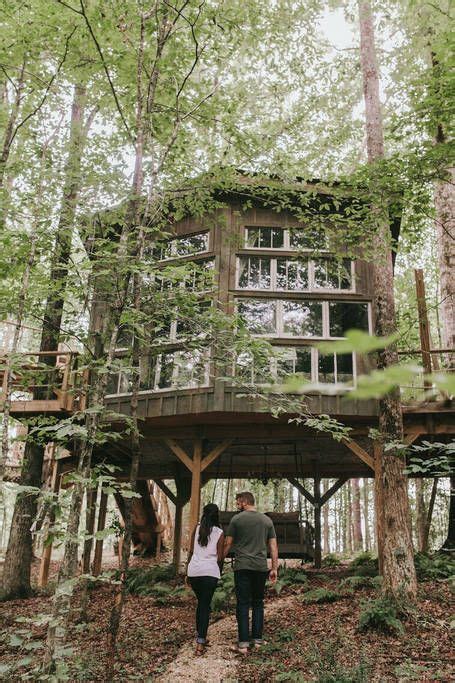 Discover the Enchantment of Thanksgiving in a Tree House Getaway